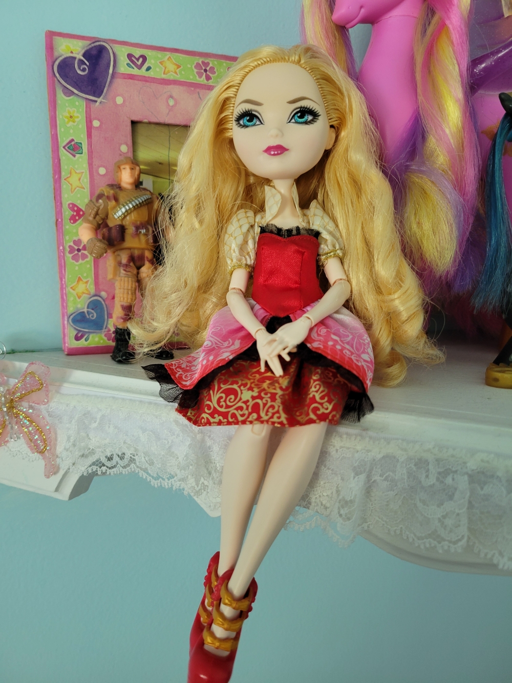 Ever After High Apple White First Chapter Doll